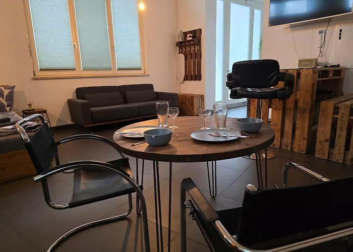 Apartment Luftiges Upcycling Im Eg - Zentral