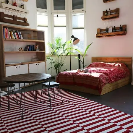 Apartment Luftiges Upcycling Im Eg - Zentral *