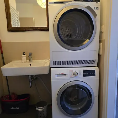 Apartment Luftiges Upcycling Im Eg - Zentral